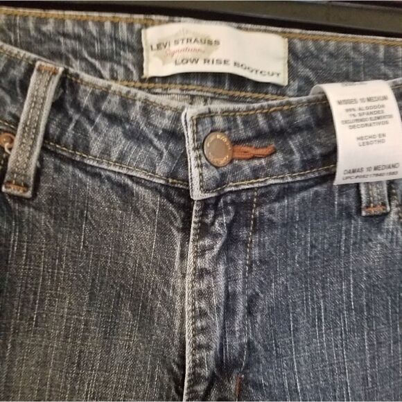 Levis Strauss Women's Size 10 Medium bootcut - Picture 3 of 9